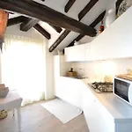 Antico Menaggio - Central Position