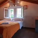 Villa Le Rose Sleeps 6 - Families Only Please