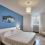 Cozy Lake Como Apartments