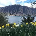Big Apartment With Lake View And Three Bedrooms