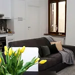 Joivy Cute Apt Close By The Lake With Parking