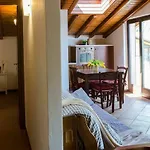 Altido Perfect For Couple, Fantastic Lake View, Terrace And Parking
