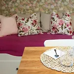 Flowers Apartment Joivy 25