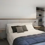 Suite & Pool-Como House-160 Mt-Private Indoor Swimming Pool, Heated All Year-Private Covered Parking-Private Garden And Terrace-Fully Equipped Kitchen