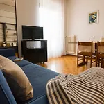 Joivy Welcoming 1Br Apt Next To Villa Olmo