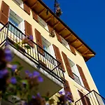 Lakefront Villa Del Pierangelo