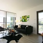 Ikhaya Como