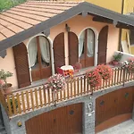 Chalet Con Piscina