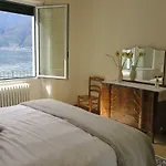 Como Lake View House