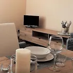 Lovely, Charming And Quiet Apartment In The Centre Air Conditioned And Free Private Garage
