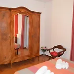 Betty\'S House