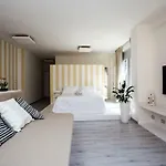 Aria Como Center Suite