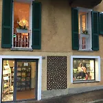 Petit Bijou