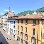 Como 14 - By House Of Travelers -