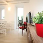 Lakefront Cadorna Apartment - Affitti Brevi Italia