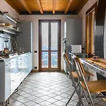 Joivy Scenic 2Br Apt With Balcony & Parking