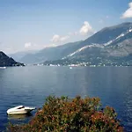 Casa In Riva Al Lago