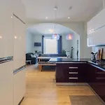 Luna&Stella Apartments by RentAllComo
