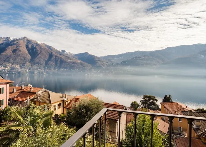 Design Apartment With Lake View!