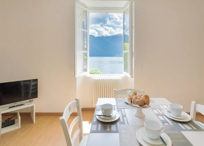 Tina\'S Window On Lake Como By Rent All Como