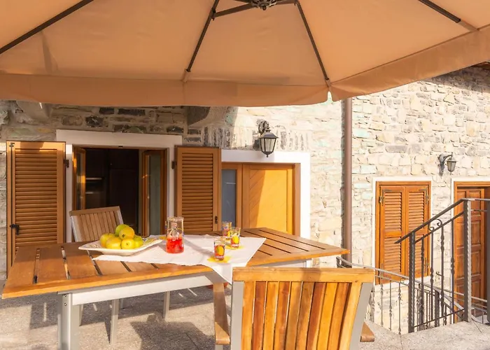 Holiday Home Rosa - Vna205 By Interhome