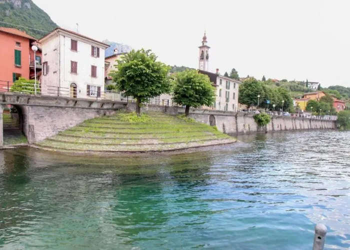 Ca Rossa On The Lake