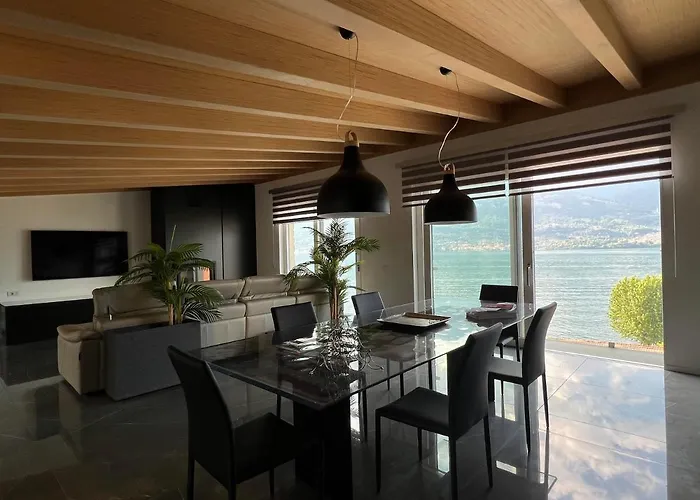 Luxury Lakefront Penthouse
