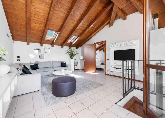 Casacamelia 35, 3 Bdrm With View Lake Como