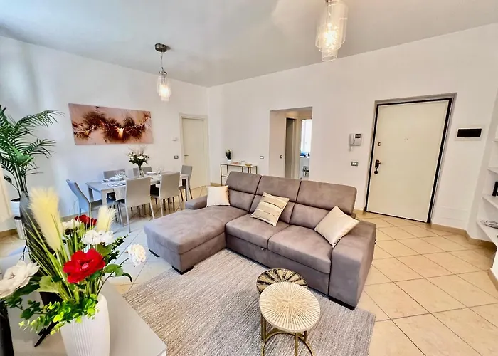 Divina Luxury Apartment With Jacuzzi Near The Lake