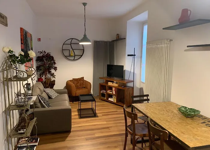 Piazza Volta Apartment