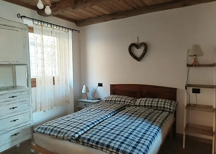 La Casa dei miei Nonni tra montagne e lago