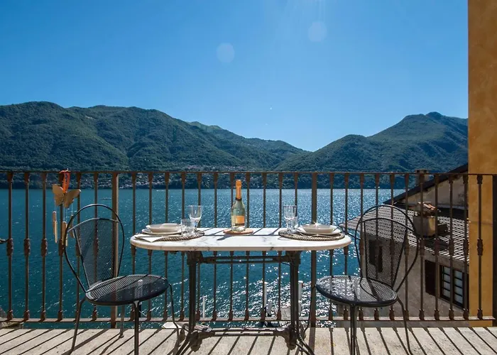 Rustic Suites At The Pier Of Brienno - The House Of Travelers