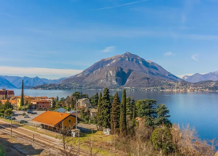 Flower House With Lake View By Wonderful Italy