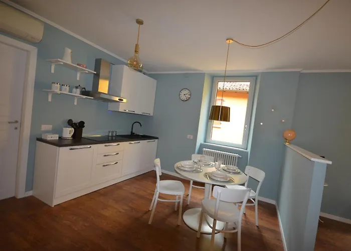 Varennahouse Aston Apt
