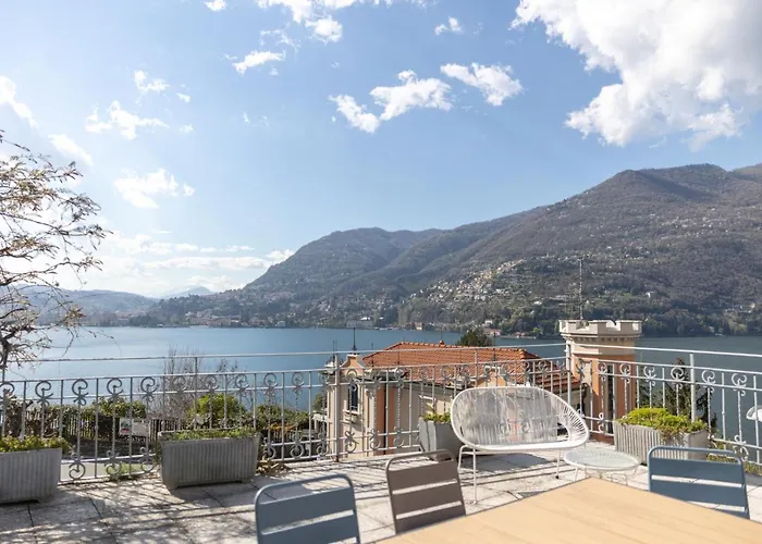 Como Lake Vista - By Myhomeincomo