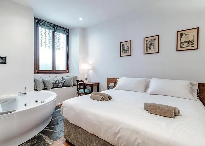 Suite Lo Storico - The House Of Travelers