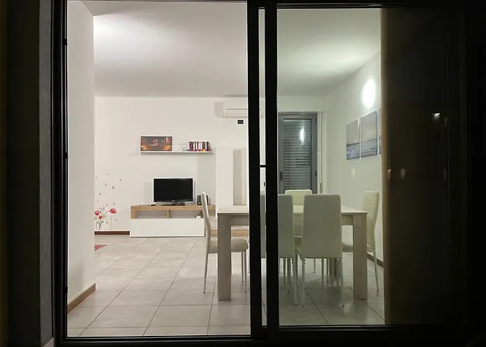 Como Lake Suite With Terrace & Parking