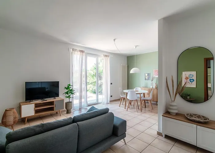 Casa Olivo By Quokka 360 - Flat With Sun Terrace In Cernobbio