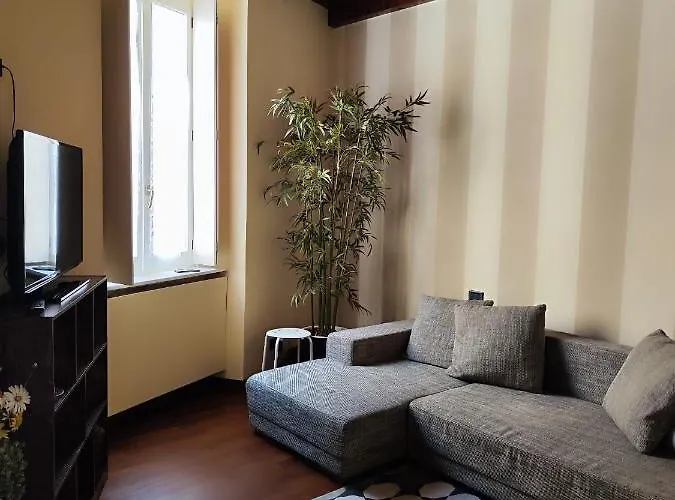 Daisy Apartment In Centro A Como