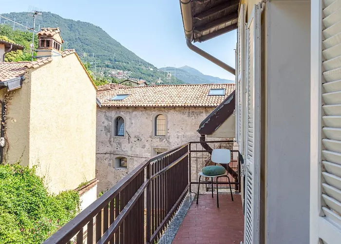 Roomy Apartament In Domaso With Small Balcony!