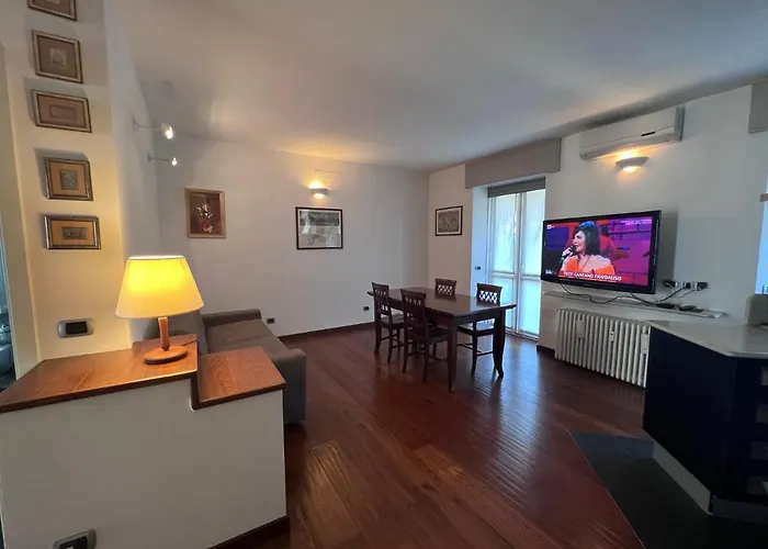 Casa Vacanze Attico Sul Lago Di Lecco, A Due Passi Dal Centro Con Posto Auto