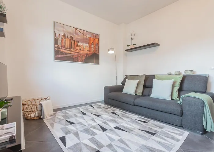 Chiara\'S Apartment By Rent All Como