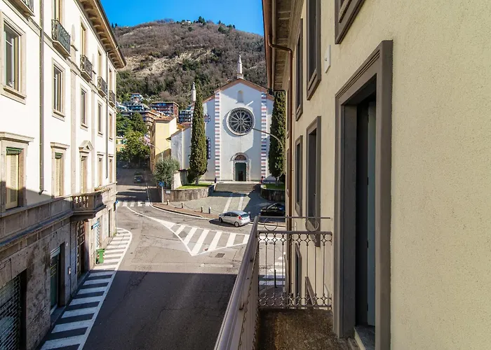 Numero 11 Piazza Amendola - By Myhomeincomo