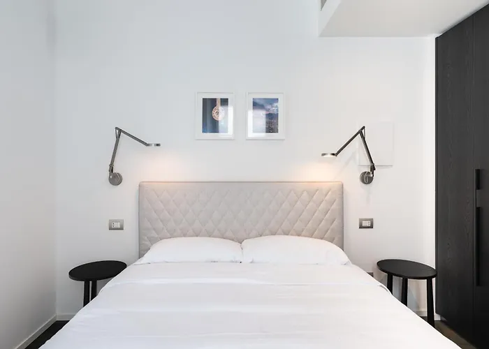 Palazzo La Cortesella - Modern Design & Central Location
