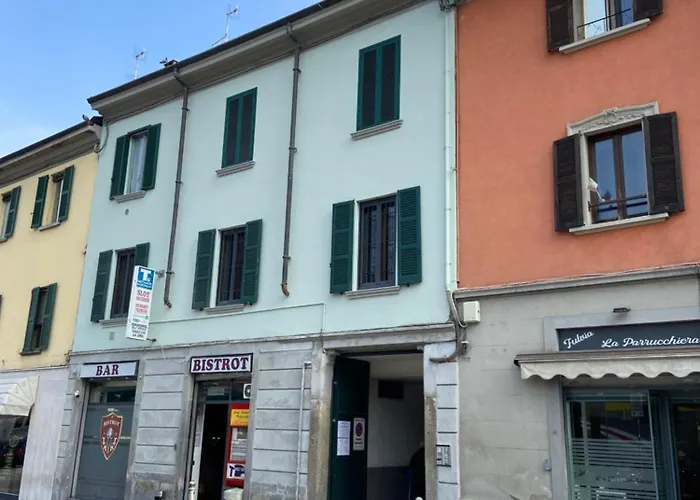 Apartment Old Wall Como Center