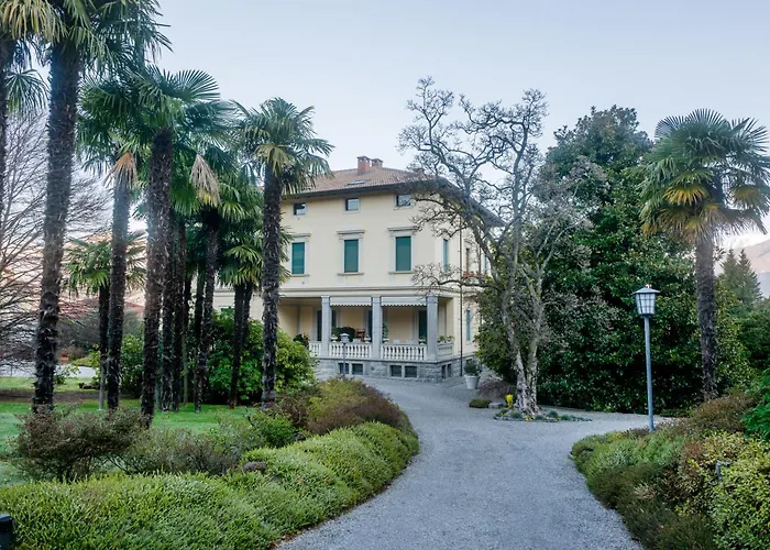 Regal Villa With Como Lake View And Free Parking