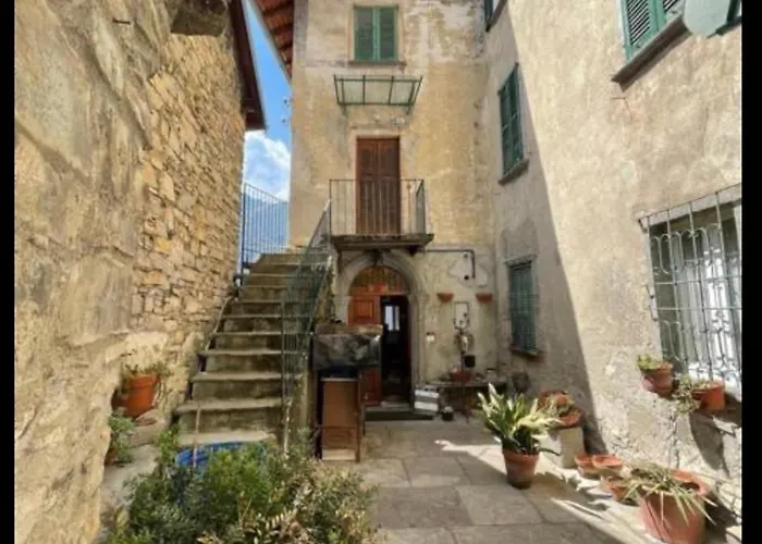 La Corte Sul Lago