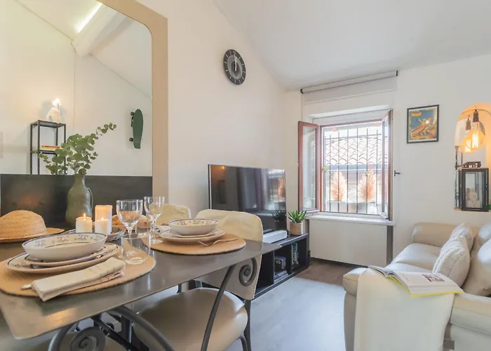 Pretty Studio In Old Town By Rent All Como