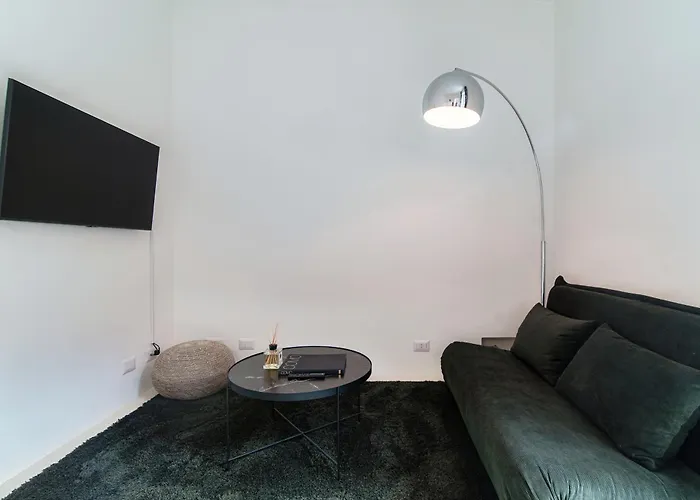 Giuliny Lovely Flat - The House Of Travelers