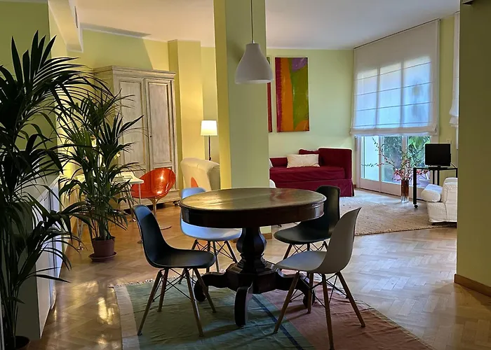 Coloniola Lake House
